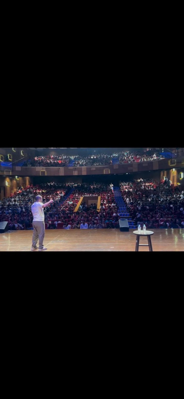 Full house audience